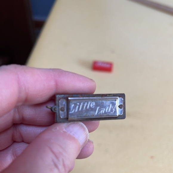 🎶✨ Vintage Mini NO. 39 Little Lady HOHNER HARMONICA 1 1/2" In Red Box✨🎶 - Picture 3 of 12